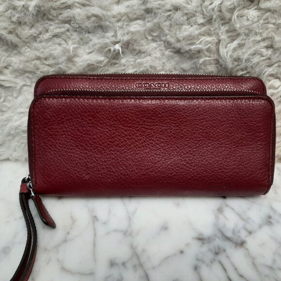 Coach F51725 Burgundy Red Genuine Leather Round Zip Wallet - Picture 1 of 8